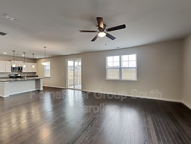 Building Photo - 426 Zenith Blvd