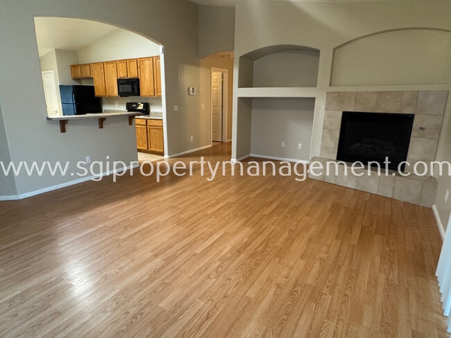 Building Photo - 2191 W Goldmine Mountain Dr