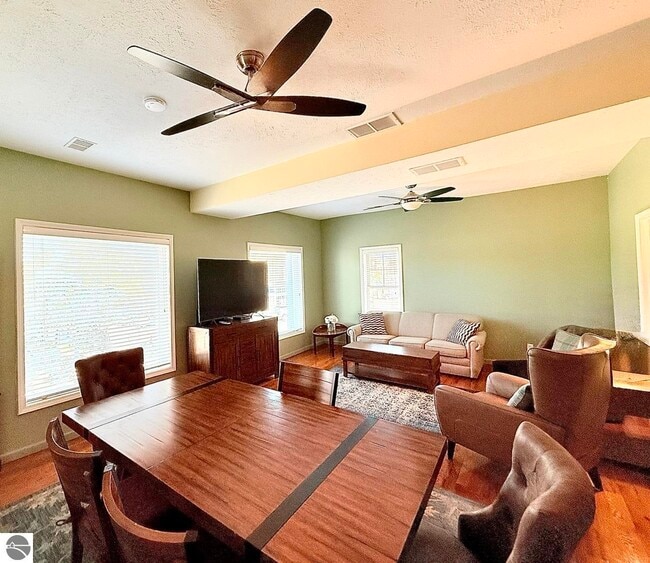 Foto del edificio - 201 River St