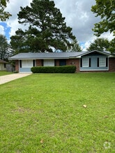 Building Photo - 2211 Shannondoah Dr