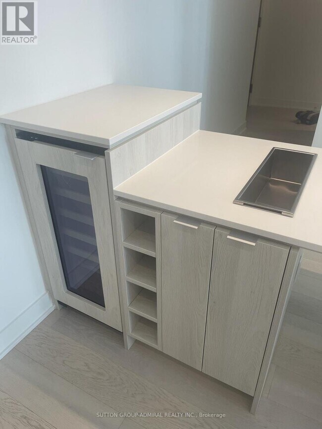 Photo du bâtiment - 11 Yorkville Ave