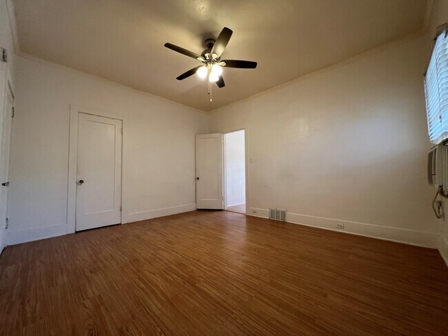 Foto del edificio - 312 W Lynwood St