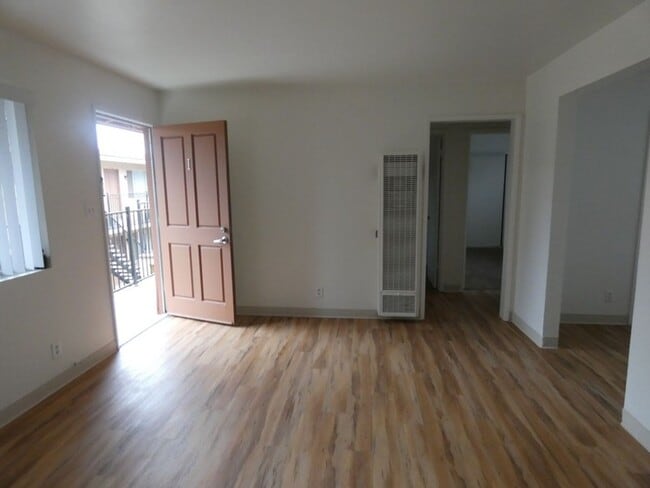 Building Photo - Light and Bright Upstairs One Bedroom Apar...