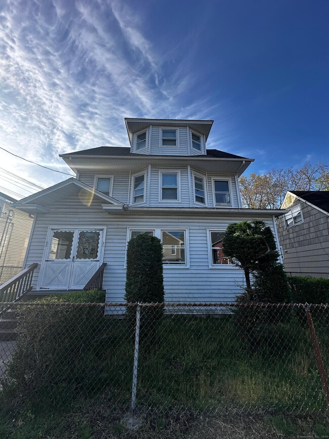 Building Photo - 42 Harral Ave