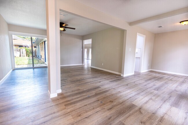 Foto del edificio - 8455 Gallahad St