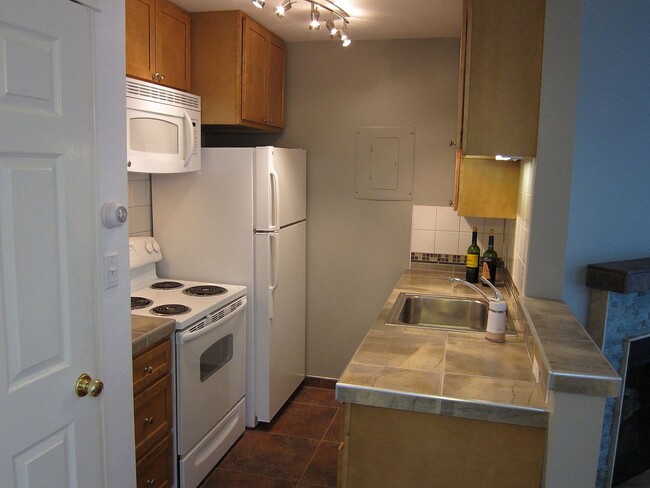 Foto del edificio - Lofted one bedroom condo, close to everyth...