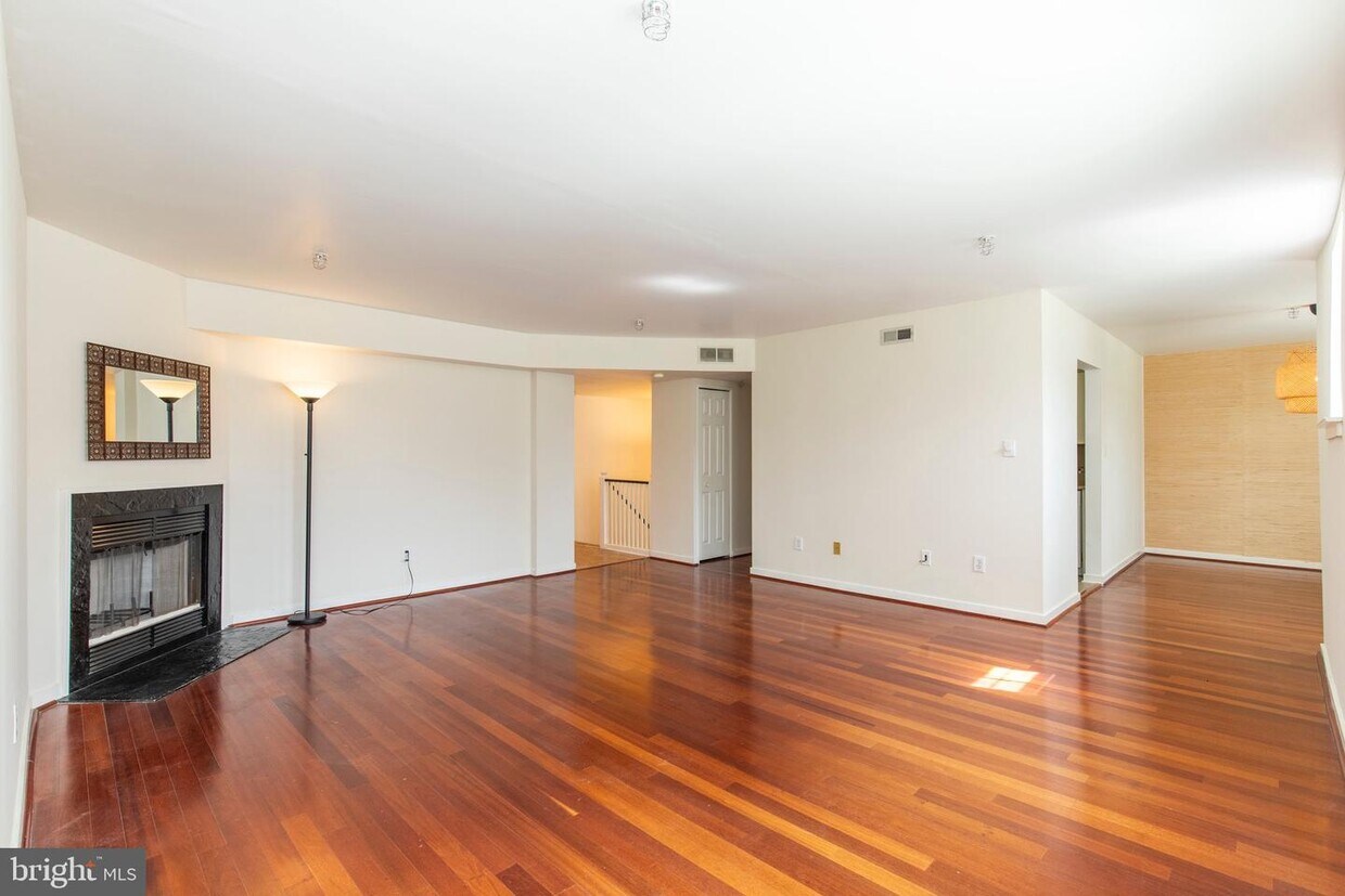 104 Woodside Rd Unit C105, Haverford, PA 19041 Room for Rent in