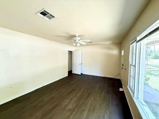 Building Photo - 3716 Parkwood St