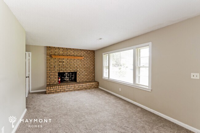 Foto del edificio - 7031 N Kenwood Dr