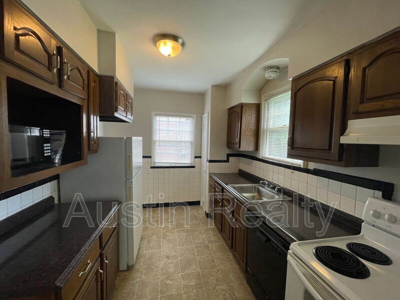 Primary Photo - 1135 Brightling Dr