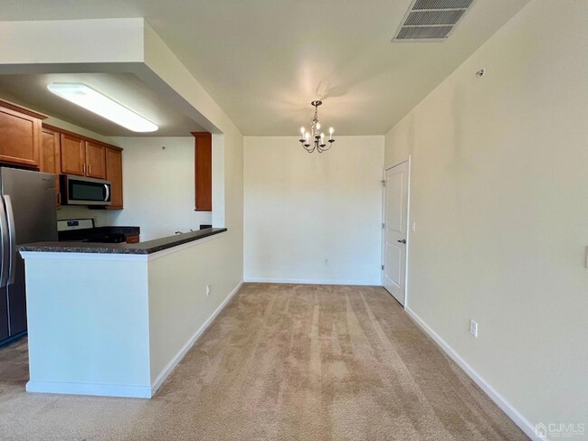 Building Photo - 846 Strassle Wy
