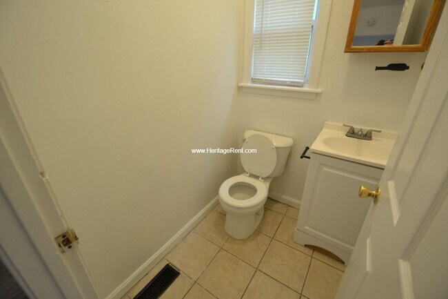 Foto del edificio - Camp Washington 3 Bedroom 1.5 Baths Single...