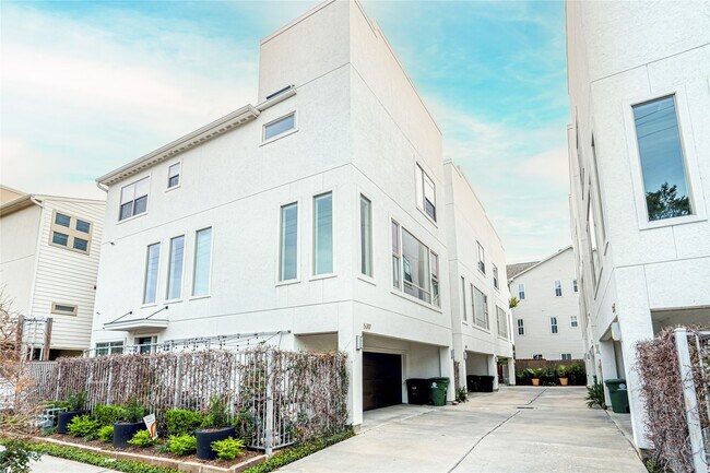 Foto del edificio - 5321 Lillian St