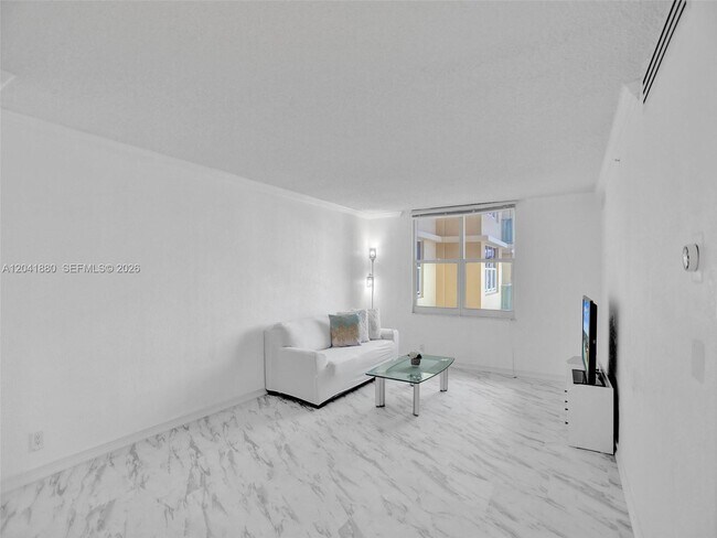 Foto del edificio - 2501 S Ocean Dr