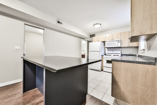 Foto del edificio - 3231 N Ridgeway Ave