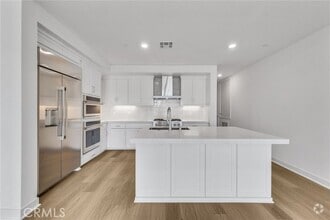 Building Photo - 2209 Rivington