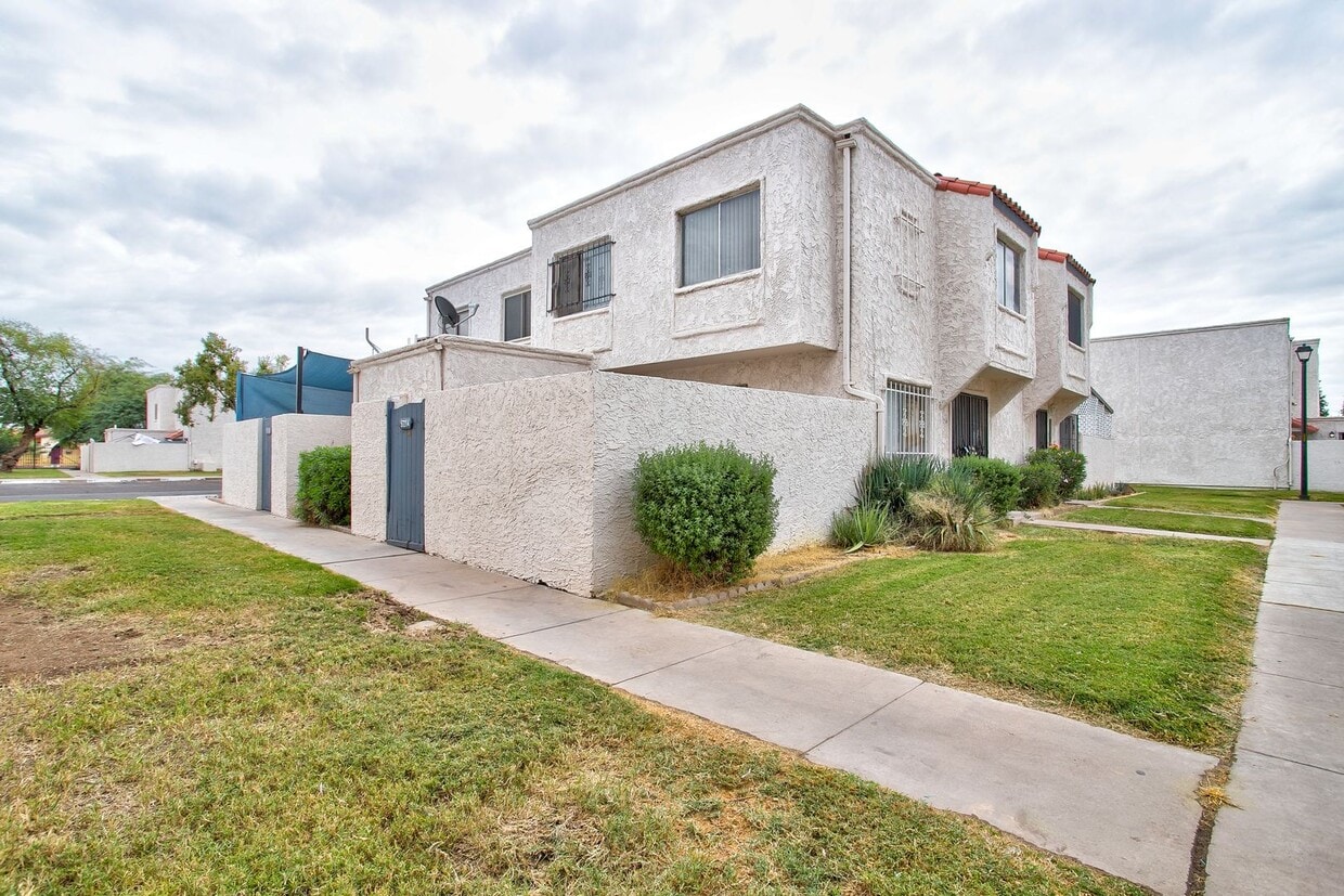 Wonderful Townhome centrally located. Kit... - Wonderful Townhome centrally located. Kit...