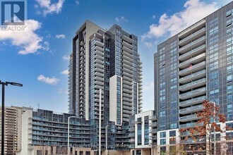 Building Photo - 30-1530 Meadowglen Pl