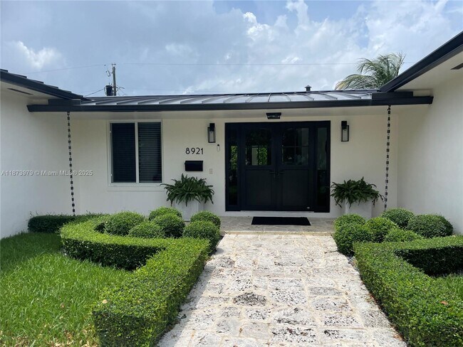 Foto del edificio - 8921 SW 48th St
