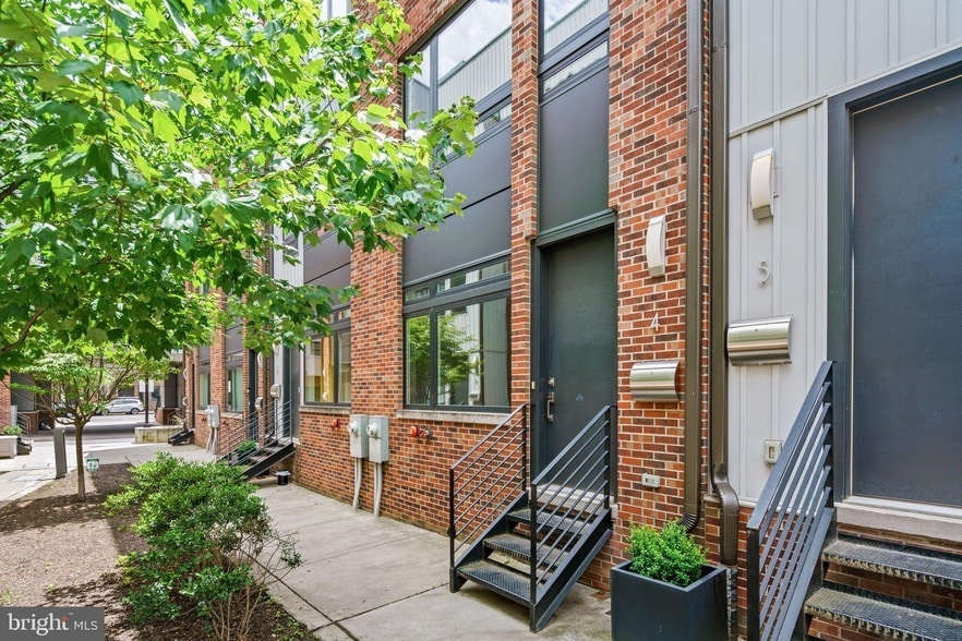 Primary Photo - 634 N 5th Street Unit 4