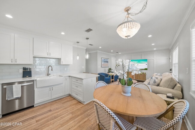 Building Photo - 121 Lakeside Cir