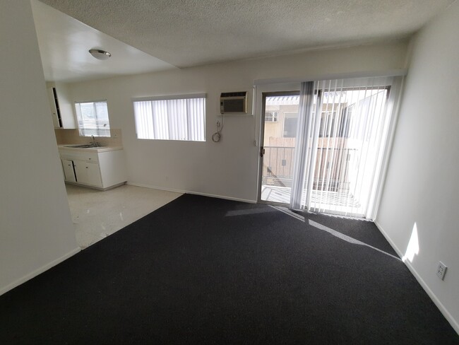 Foto del edificio - 1202 N Fuller Ave