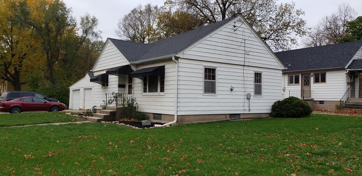 Primary Photo - 1221 N Market St