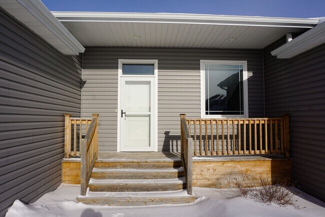 Building Photo - 6695 Smylie Ln S