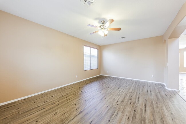 Foto del edificio - 10574 W Salter Dr