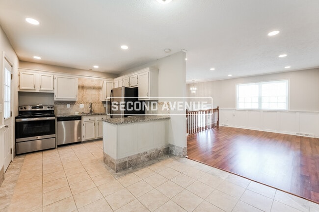 Building Photo - 204 Dolomite Dr