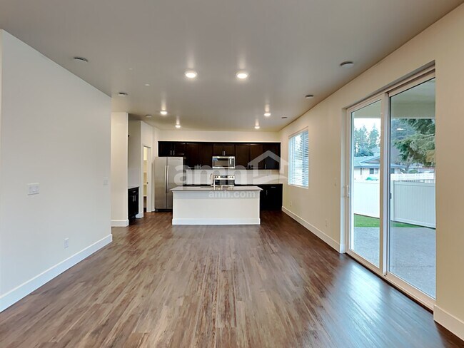 Building Photo - 7829 Verona Loop SW