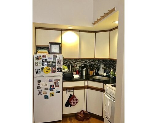 Building Photo - 70 Fenway