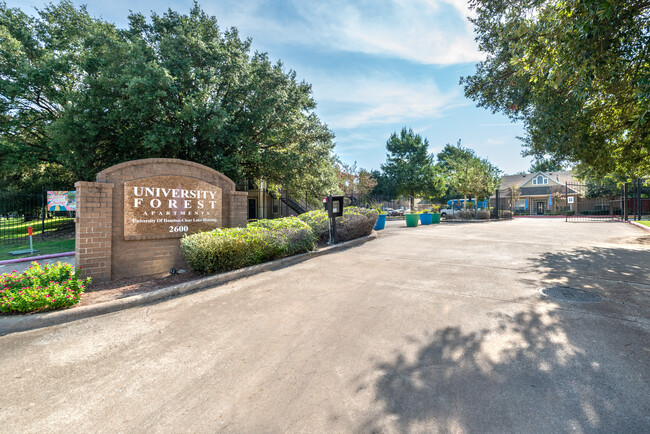 Building Photo - University Forest - Student Housing