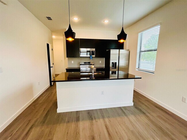 Building Photo - 8751 Zen Dr