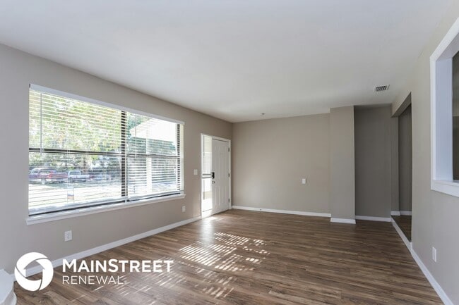 Building Photo - 5763 Crestmont Ave