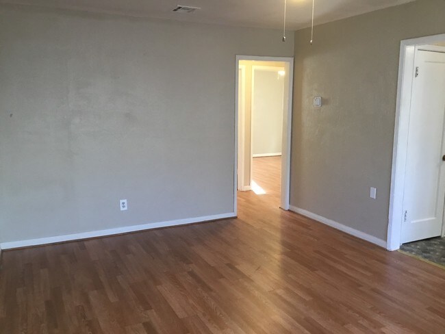 Building Photo - 2111 Felix Pl