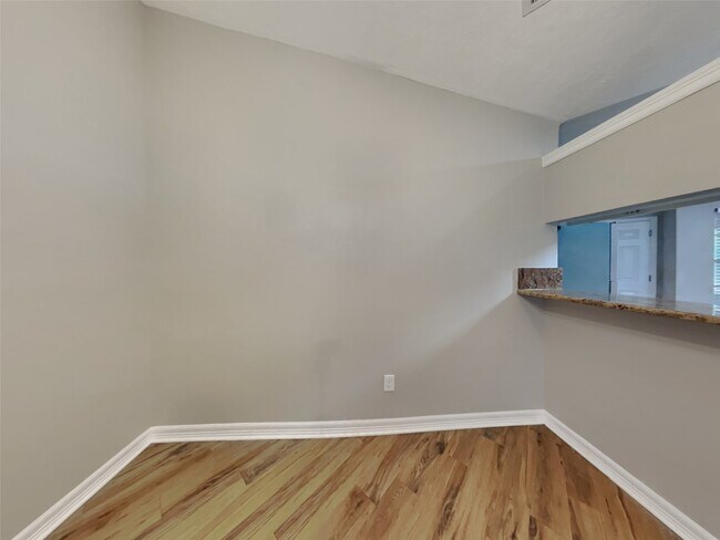 Foto del edificio - 3238 Lindenfield Dr