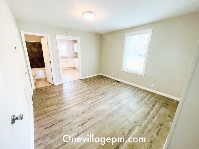 Dormitorio - 909 Harris St