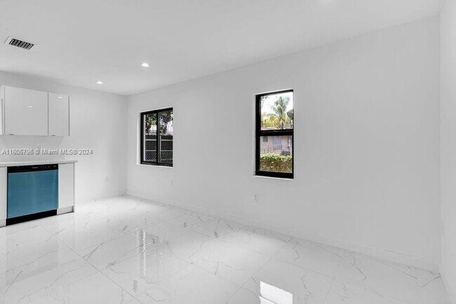 Building Photo - 1821 Northwest 69th Street Apt #1821, Miam...