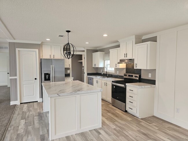 Foto del edificio - Brand New Home!