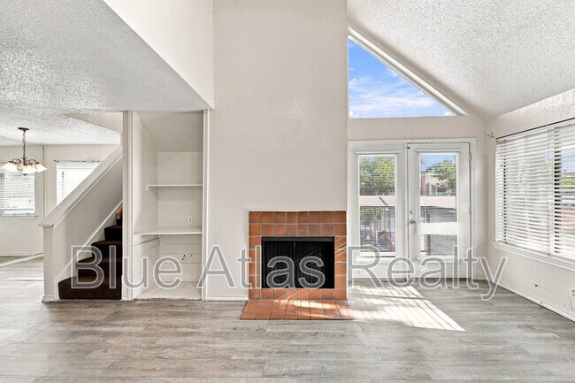 Foto del edificio - 9803 Walnut St