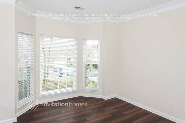 Foto del edificio - 15832 Hollingbourne Rd