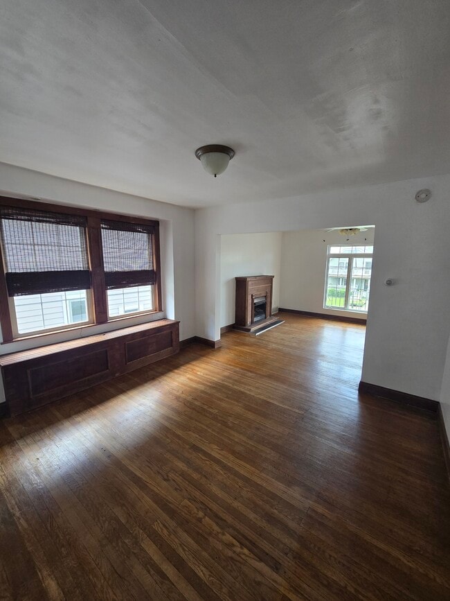 Building Photo - 311 Crestwood Ave