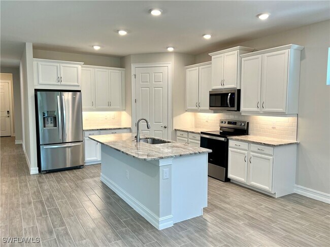 Foto del edificio - 4454 Pine Lake Rd