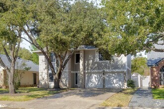 Building Photo - 1504 White Oak Loop