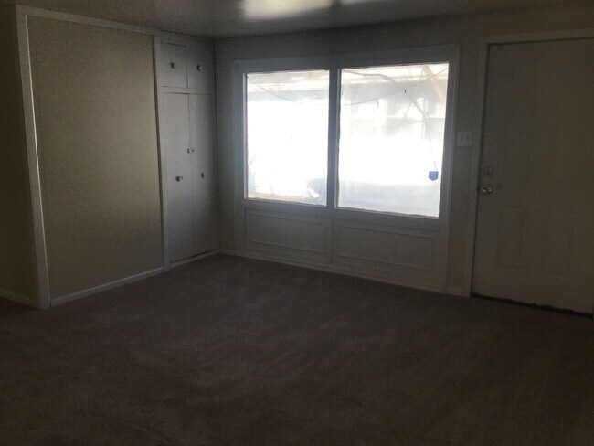 Foto del edificio - 2 bedroom single family home with detached...