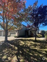 Building Photo - 8741 Holly Leaf Dr