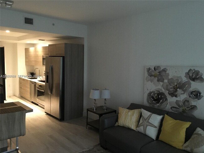 Foto del edificio - 121 NE 34th St