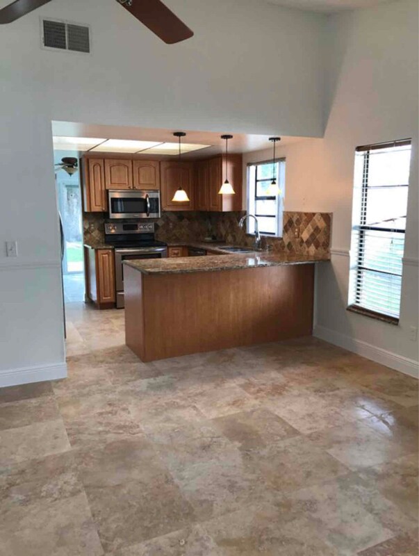 Building Photo - 10819 Roundview Ln
