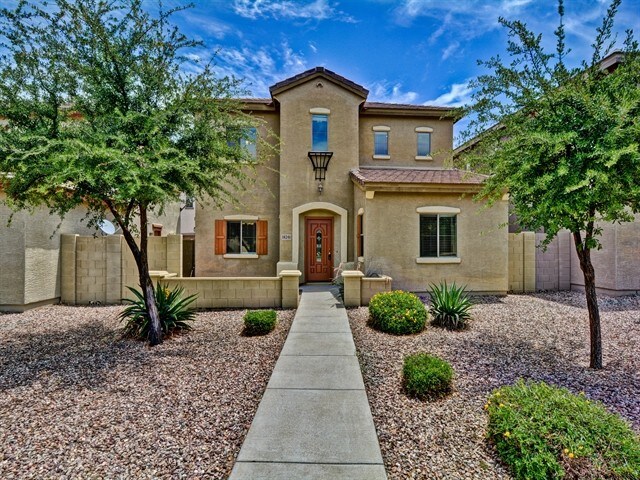 Foto principal - 14241 W Port Royale Ln